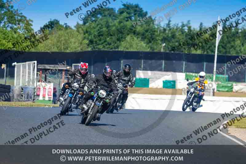 Vintage motorcycle club;eventdigitalimages;mallory park;mallory park trackday photographs;no limits trackdays;peter wileman photography;trackday digital images;trackday photos;vmcc festival 1000 bikes photographs